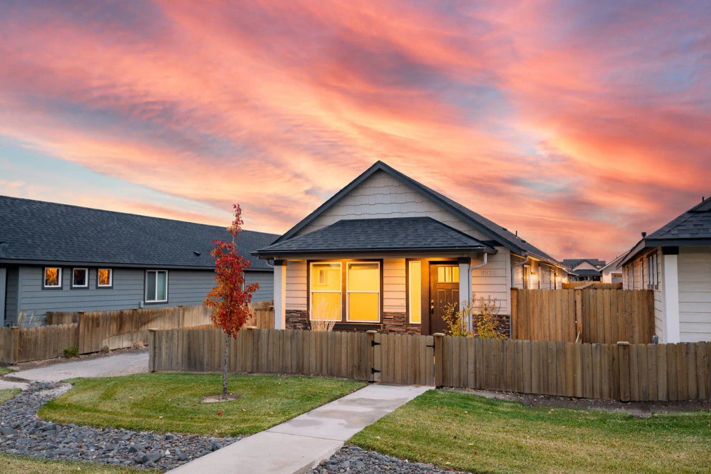 3264 Nw 10th Street, Redmond