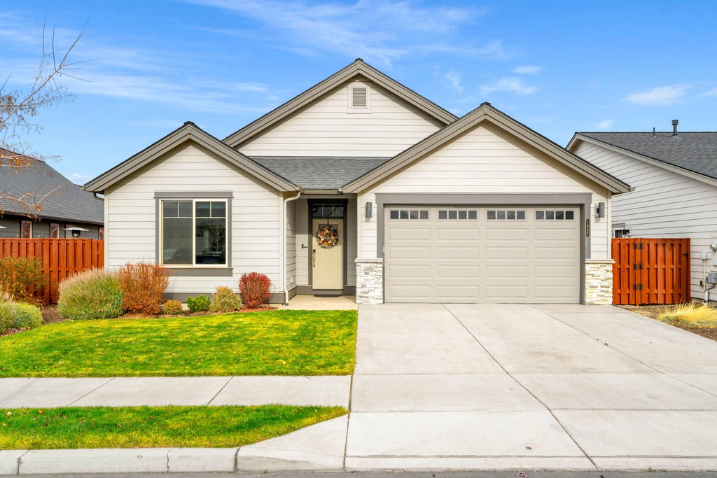1067 Ne Henry Drive, Prineville