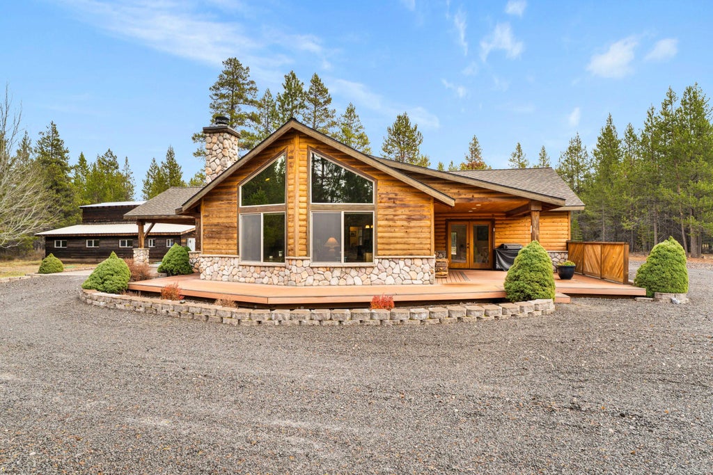 54456 Huntington Road, Bend