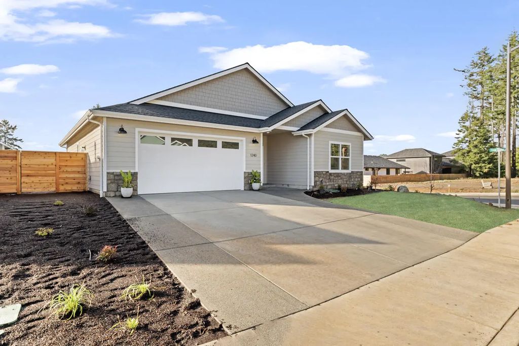 1240 Lighthouse Lane, Brookings