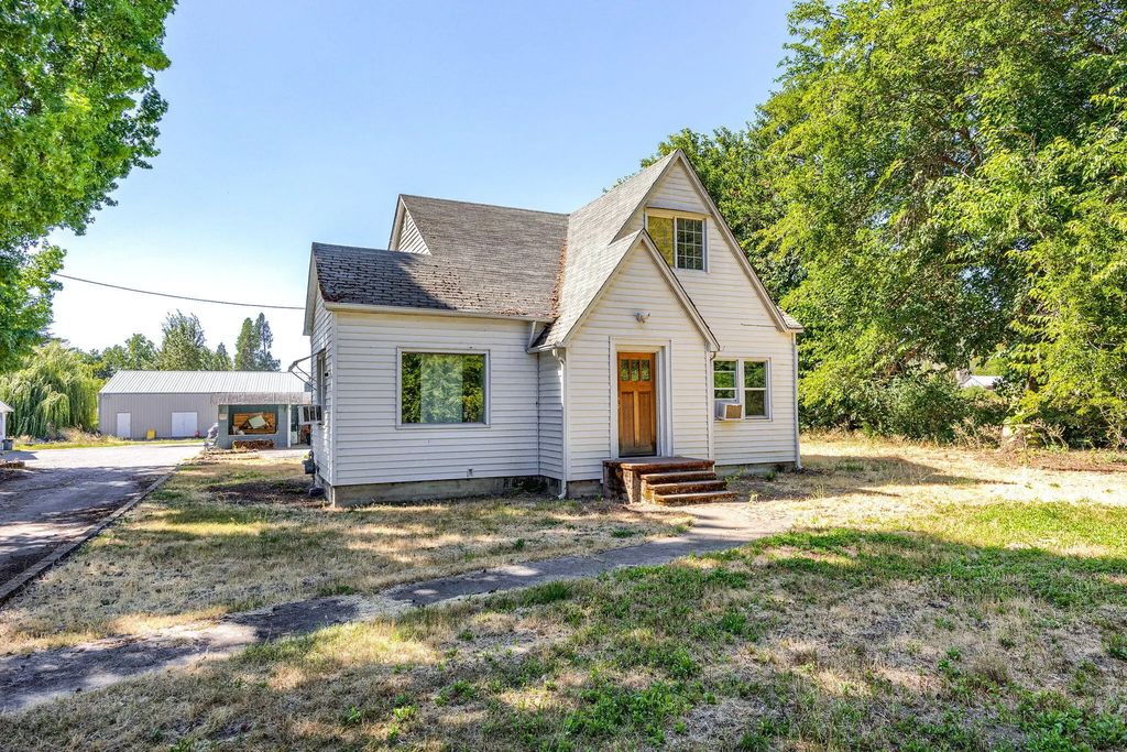 2315 Upper River Road Loop, Grants Pass