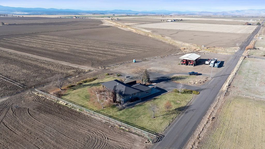 2490 Nw Deschutes Drive, Madras