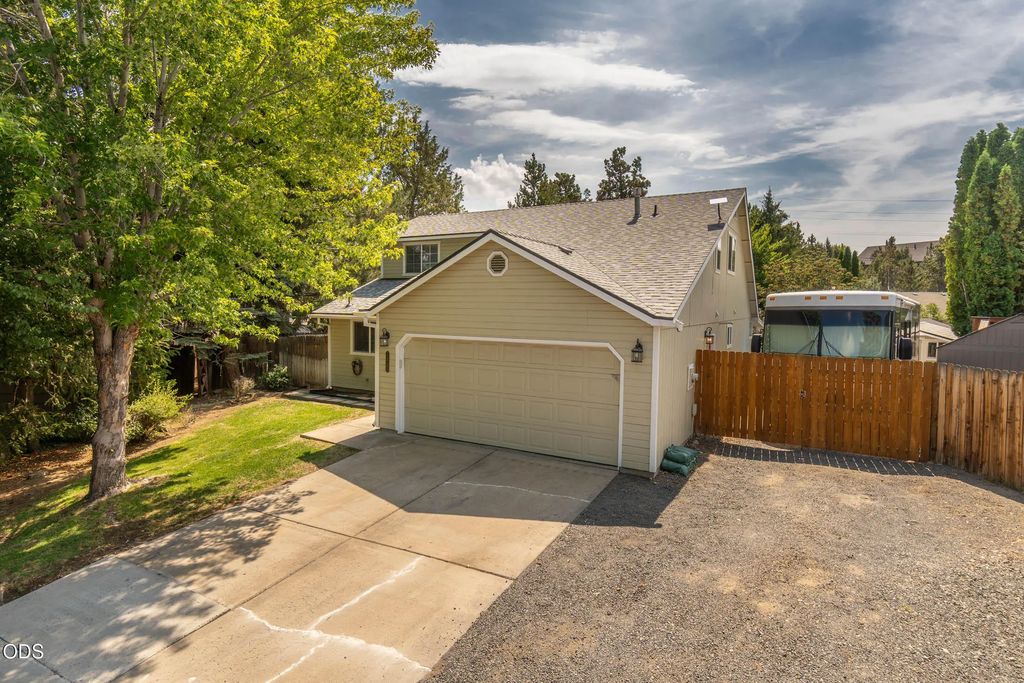 20705 Wishing Well Court, Bend