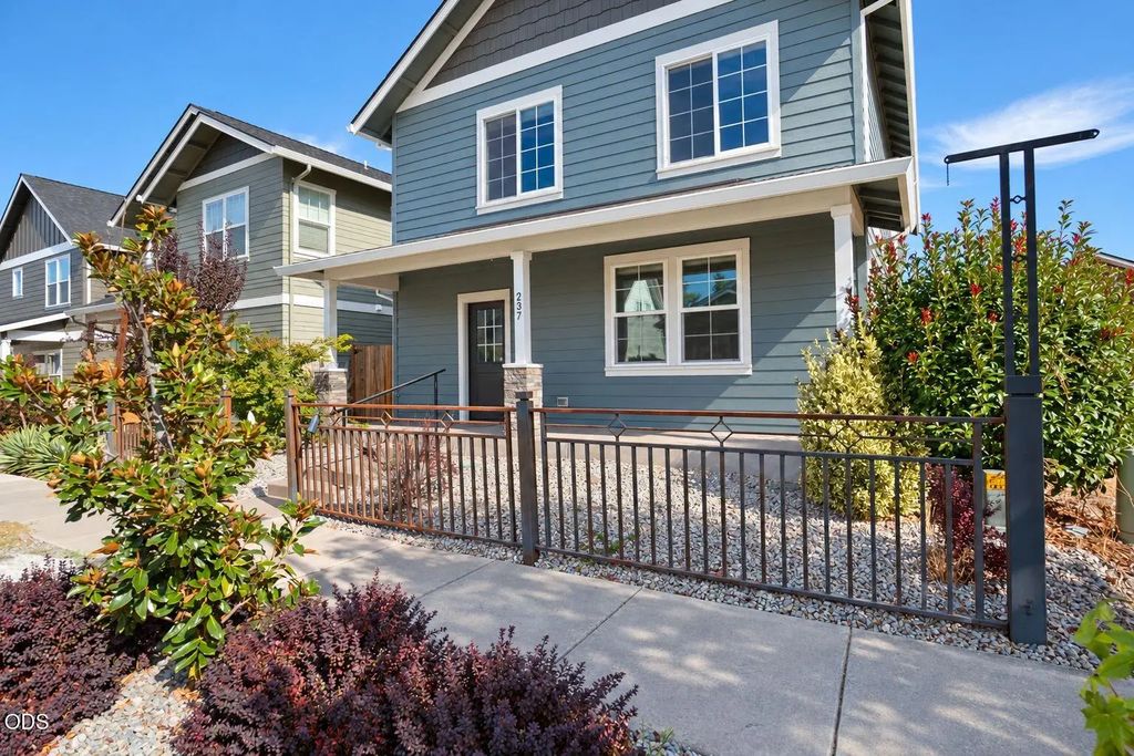 237 Willow Way, Talent