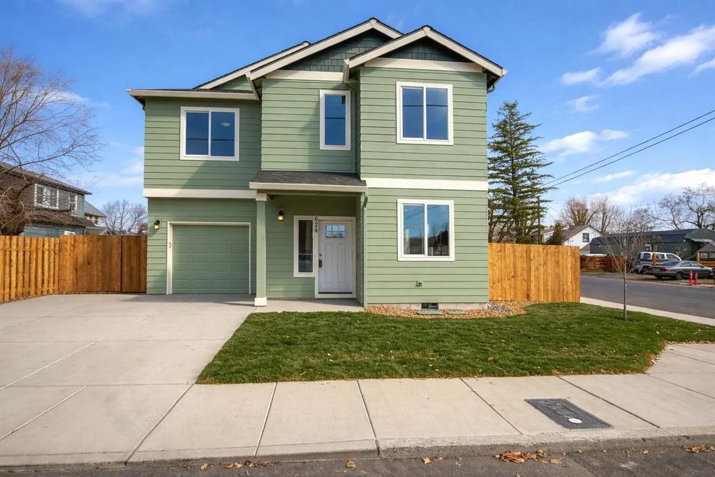 624 Ne Court Street, Prineville