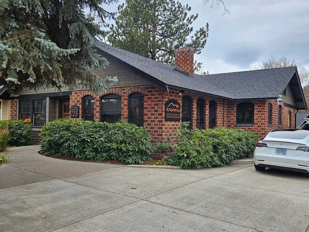 725 Nw Broadway Street, Bend