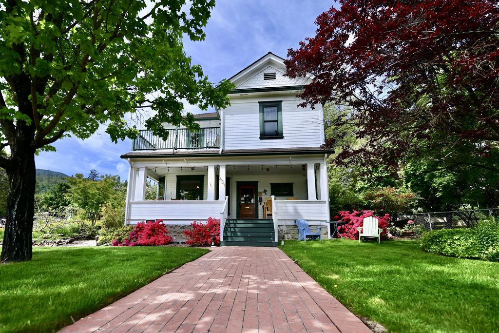 451 N Main Street, Ashland