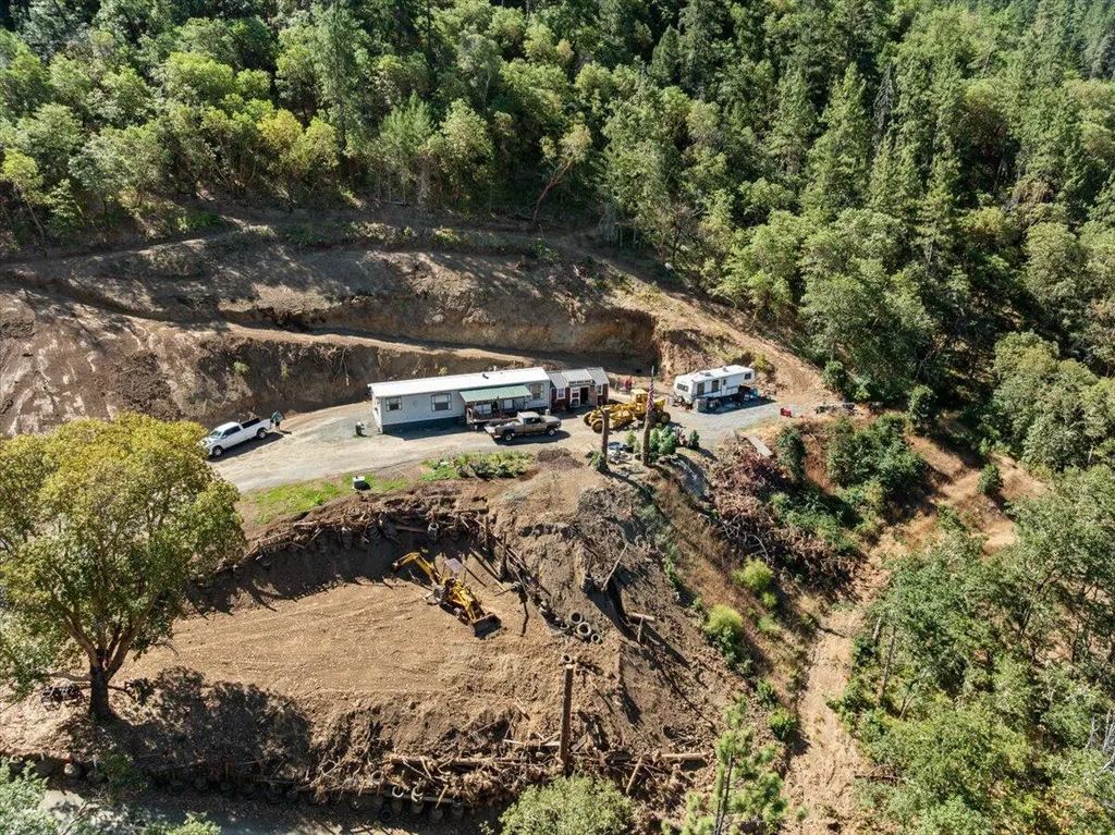 1050 Wards Creek Road, Rogue River