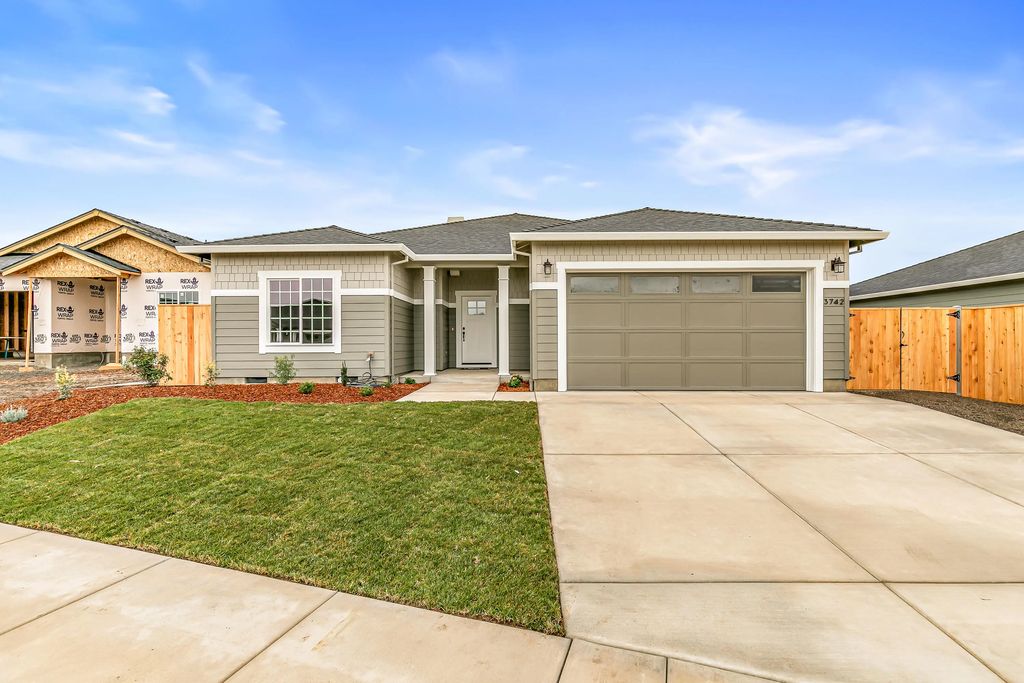 3742 Carlin Drive, Medford