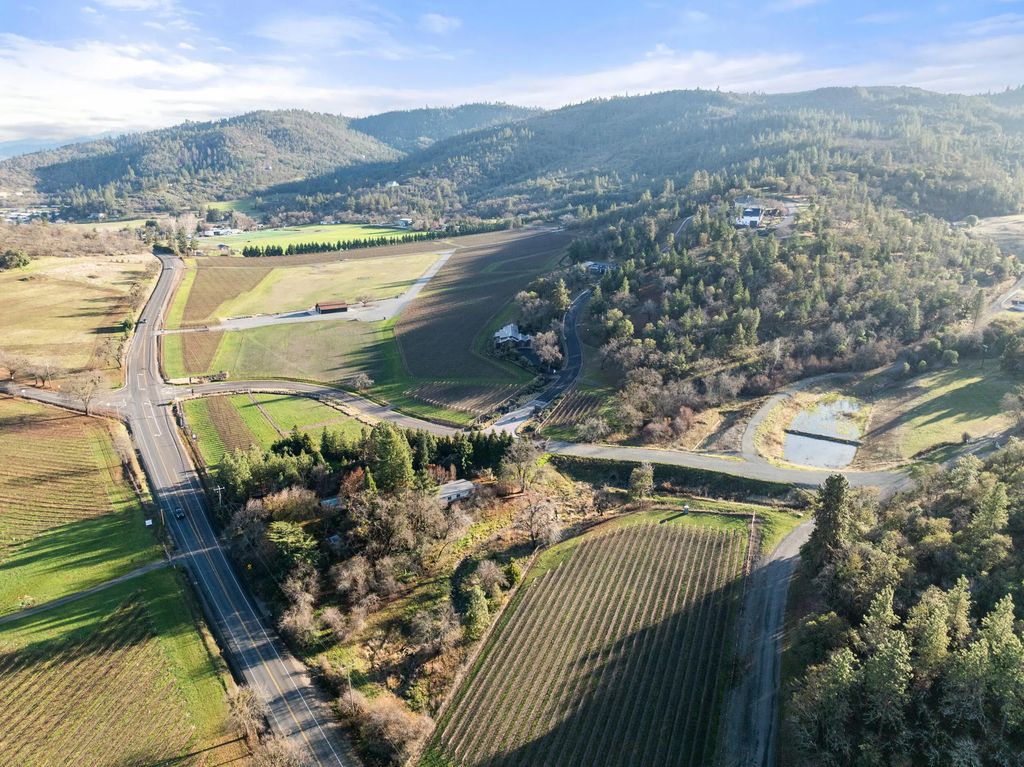 70 Vineyard View Circle, Medford