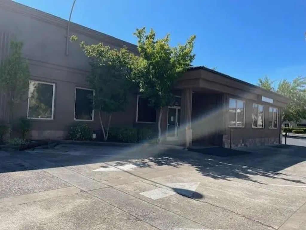 502 W Main Street 102, Medford