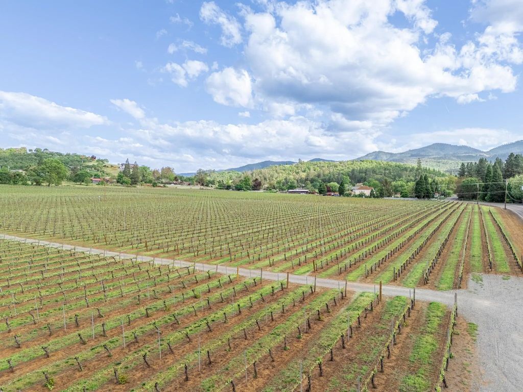0 Griffin Creek Road, Medford