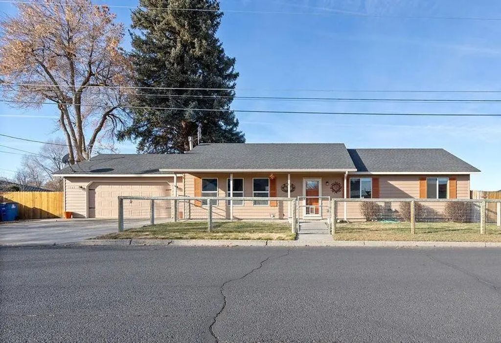 1263 Ne Powell Lane, Prineville