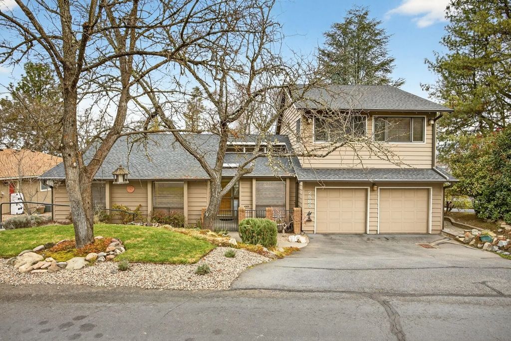 2585 Freedom Way, Medford