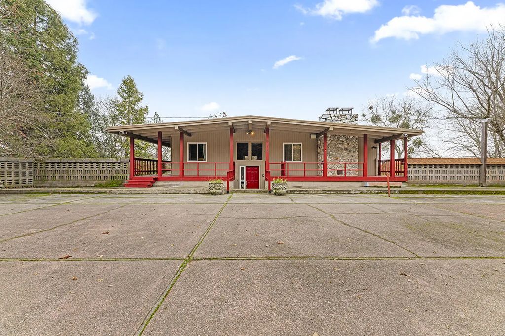 975 Nw Starlite Place, Grants Pass