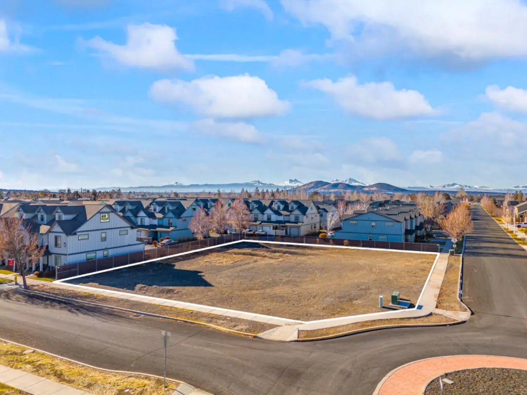 Nw Elm Avenue, Redmond