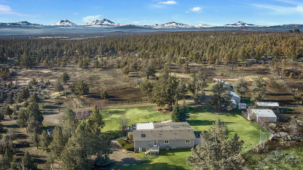 69975 Holmes Road, Sisters