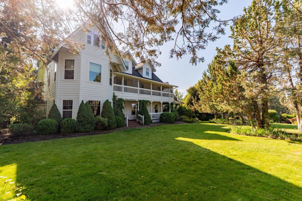 69150 Butcher Block Boulevard, Sisters