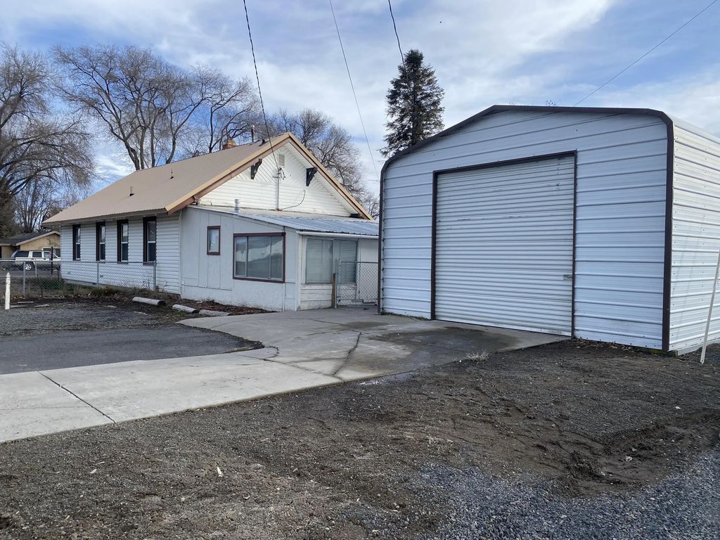 332 N Madison Street, Merrill