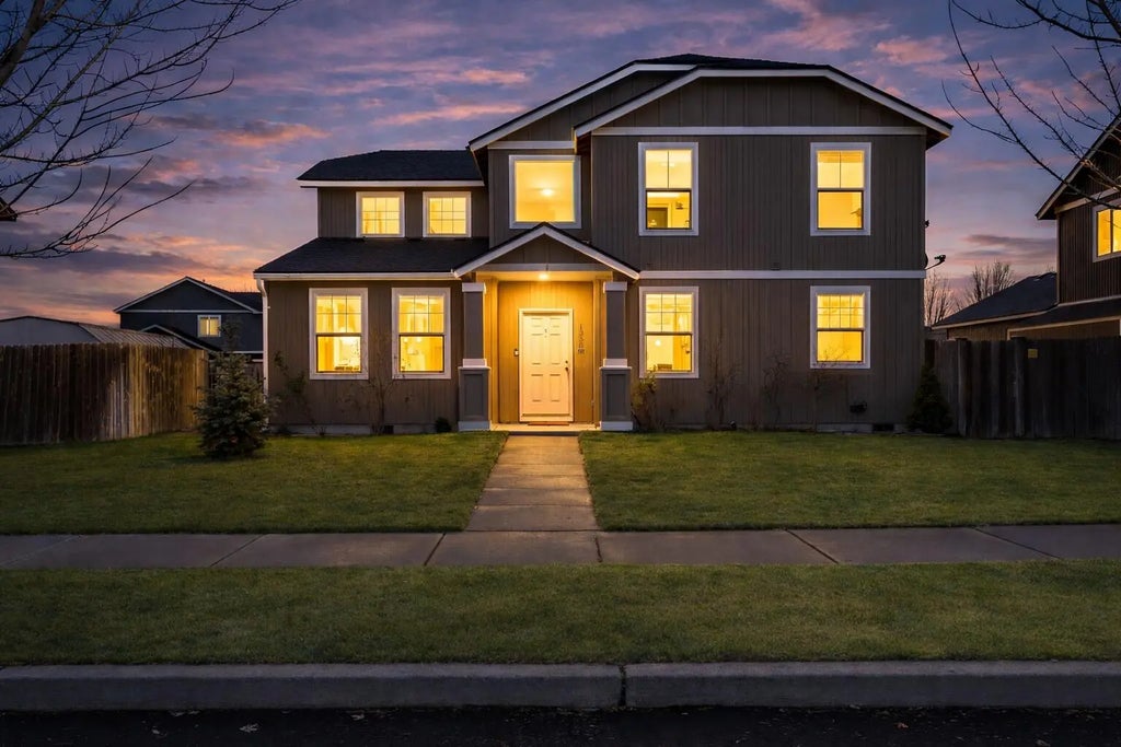 1350 Ne 3rd Street, Redmond