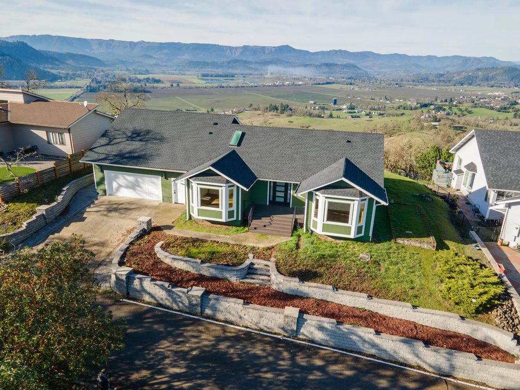383 Ridgecrest Drive, Roseburg