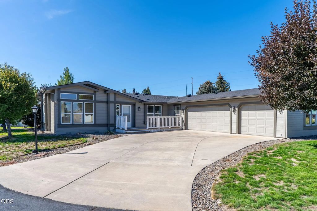 1865 Ne 6th Street, Redmond