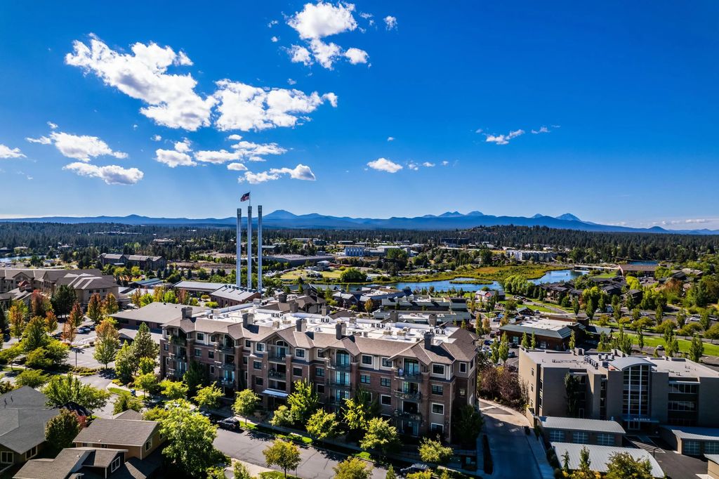 363 Bluff Drive 402, Bend