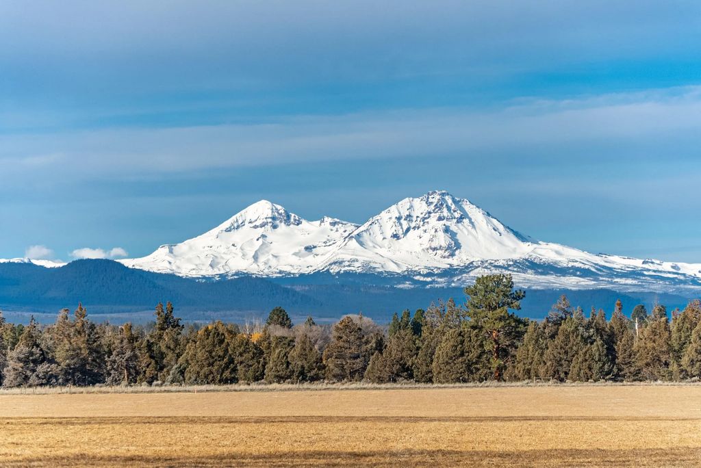 18870 Couch Market Road, Bend