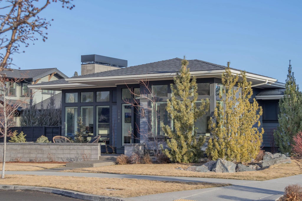 1294 Nw Discovery Park Drive, Bend