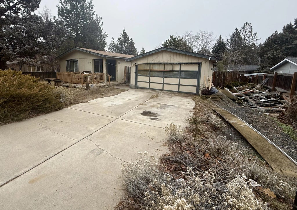 1030 Se Castlewood Drive, Bend
