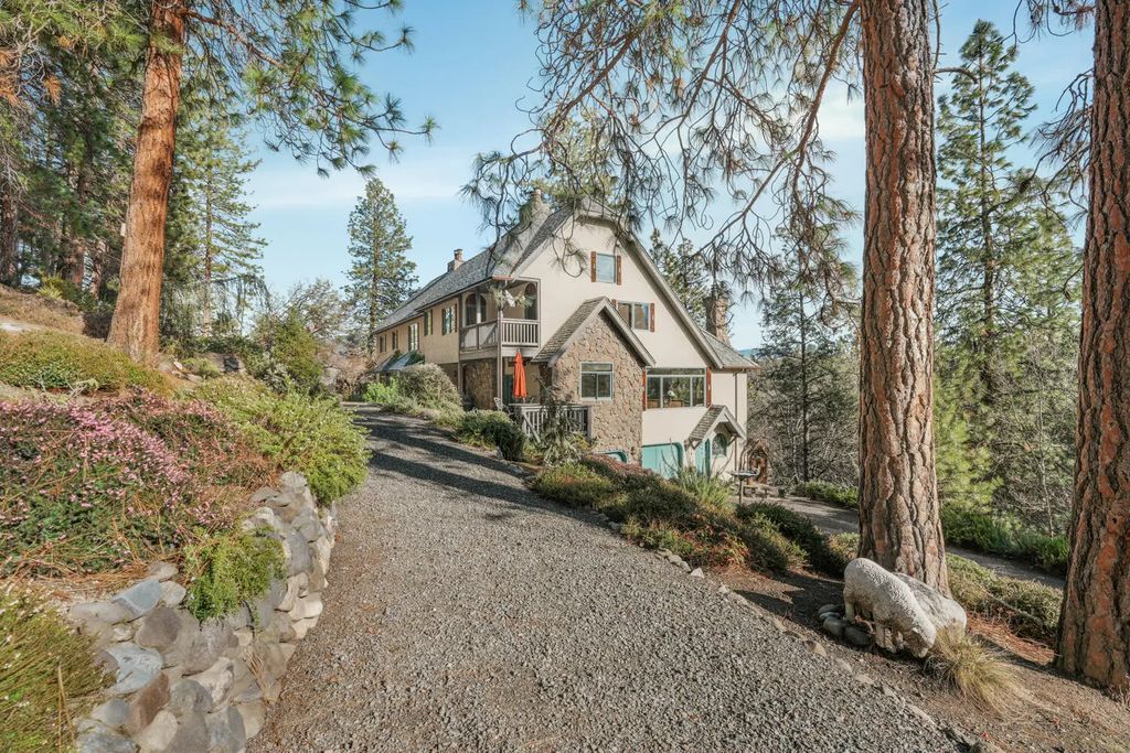 309 Granite Street, Ashland