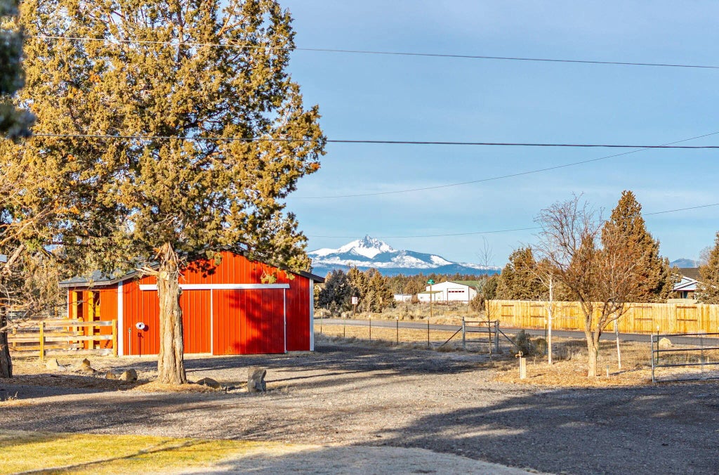 18025 2nd Avenue, Bend