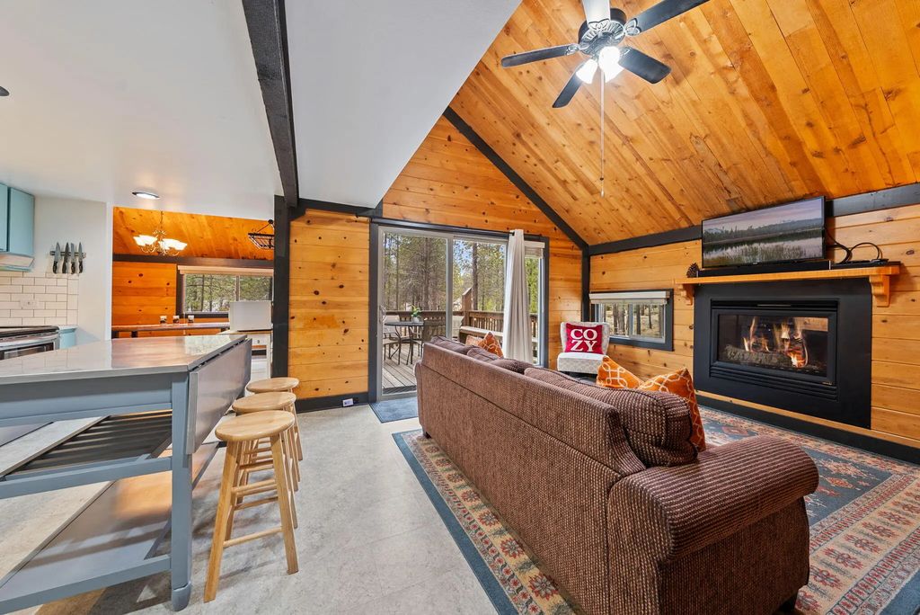 57377 Overlook Road, Sunriver