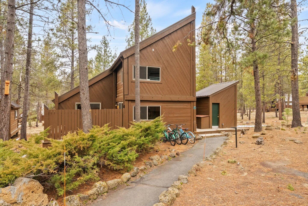 57377 Overlook Road, Sunriver