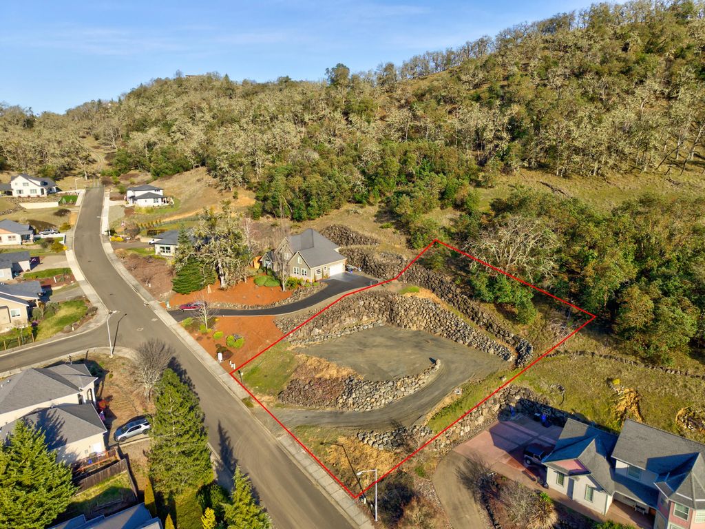 2957 Nw Daysha Drive, Roseburg
