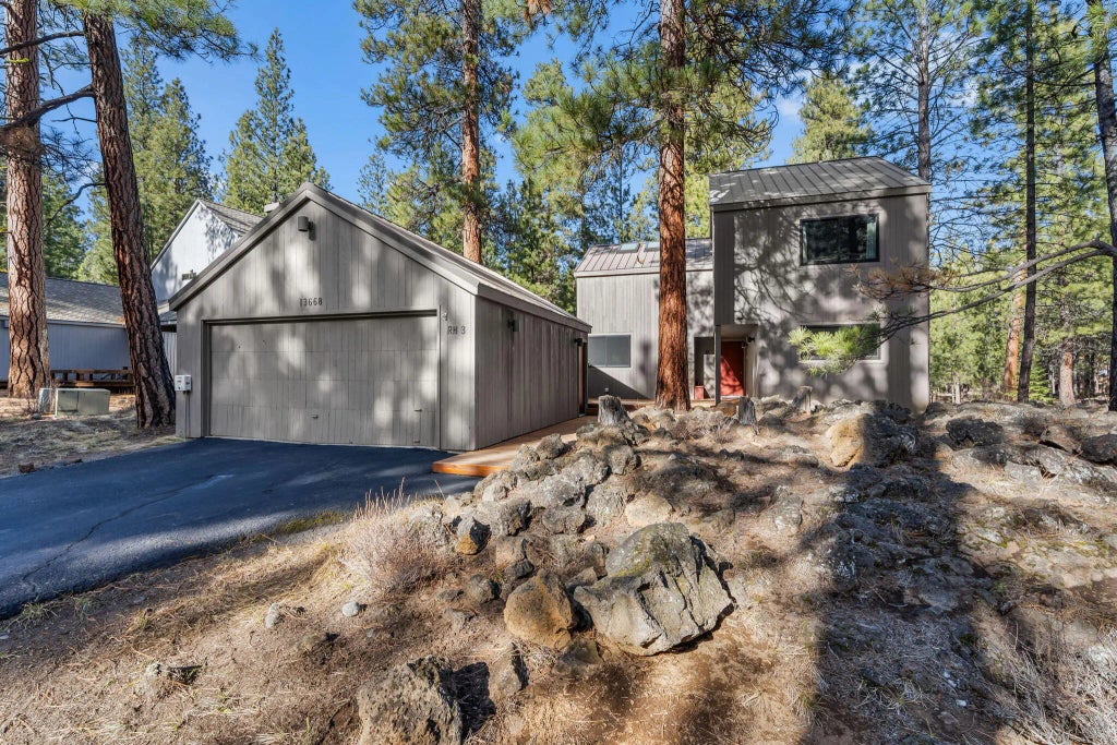 13668 Owls Clover Rh 3, Black Butte Ranch