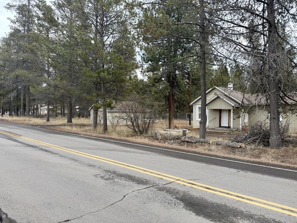 16511 Wm Foss Road, La Pine