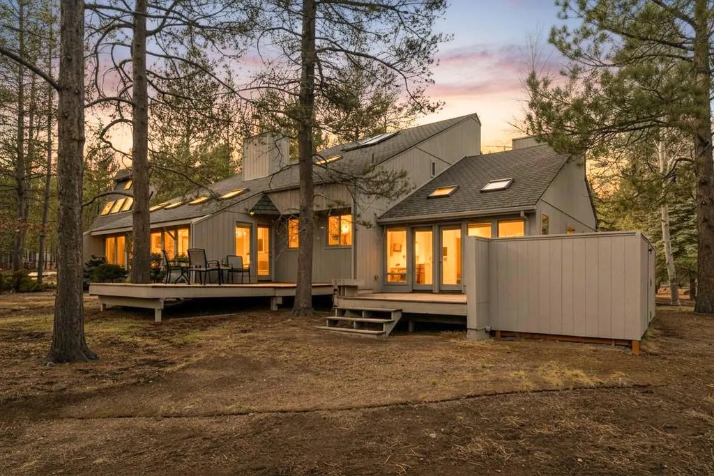 18025 Camas Lane 18, Sunriver