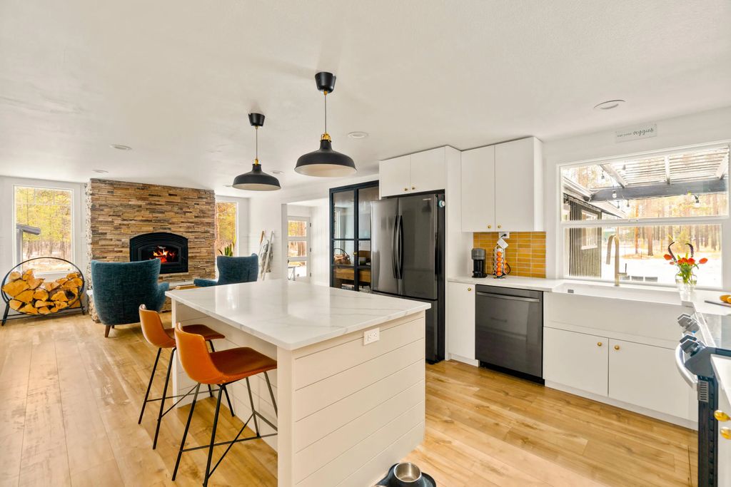 17376 Lively Lane, Bend