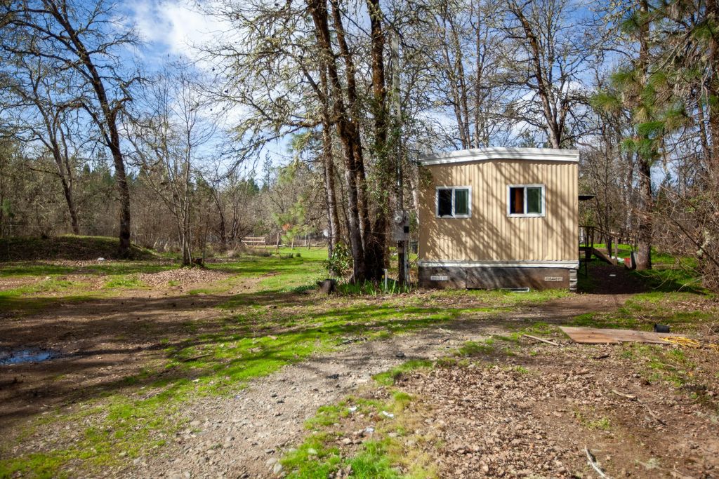 3759 Dick George Road, Cave Junction