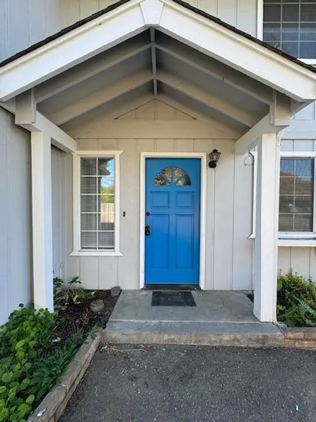210 W Main Street, Rogue River