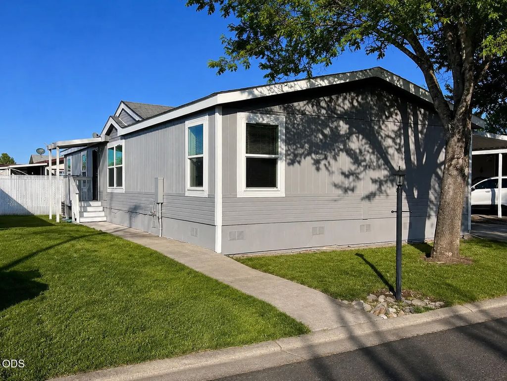 633 E Archwood Unit 125, Eagle Point