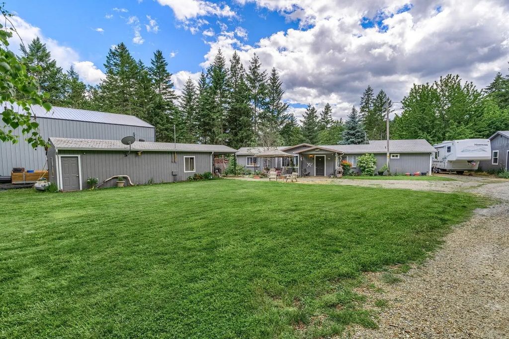 5461 Riverbanks Road, Grants Pass
