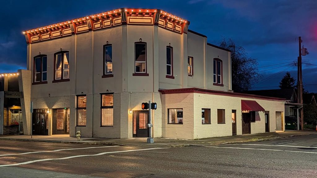 811 E 1st Street, Newberg