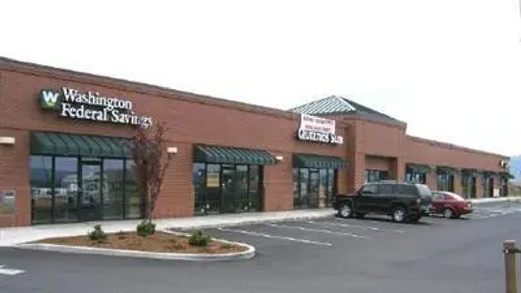 1590 Delta Waters Road 102-104, Medford