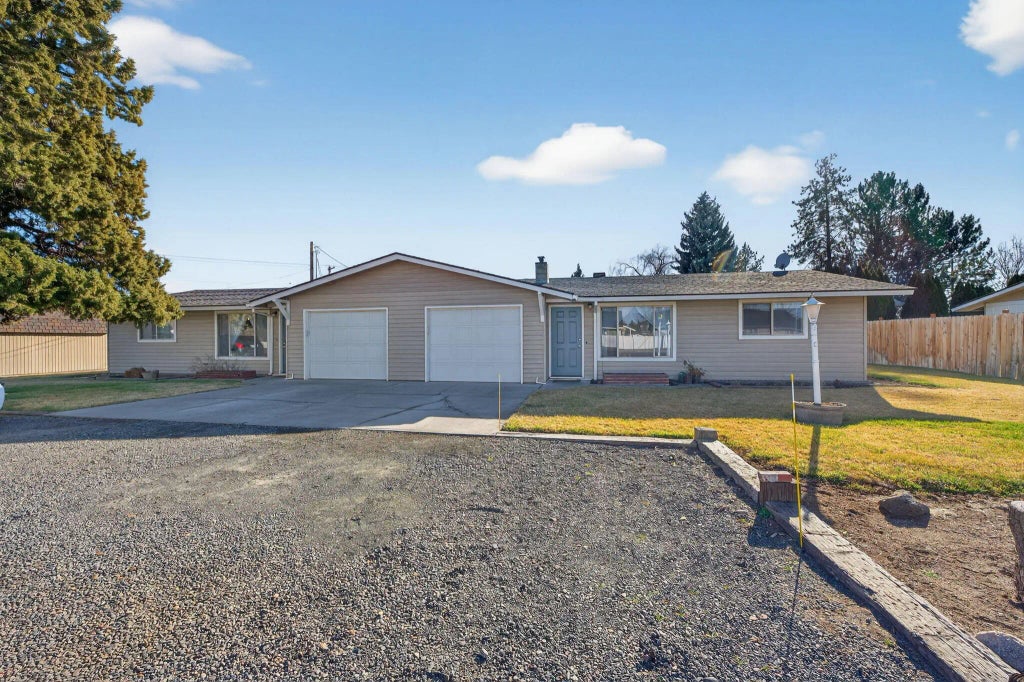 2412 Sw Wickiup Avenue, Redmond