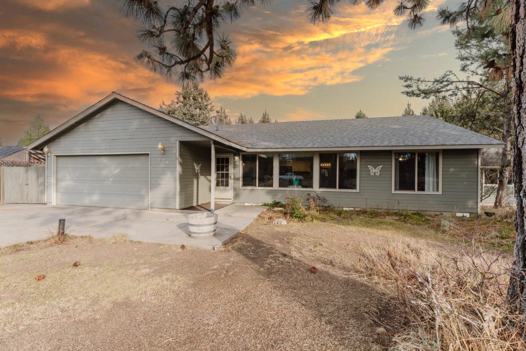 734 Se Manley Place, Bend