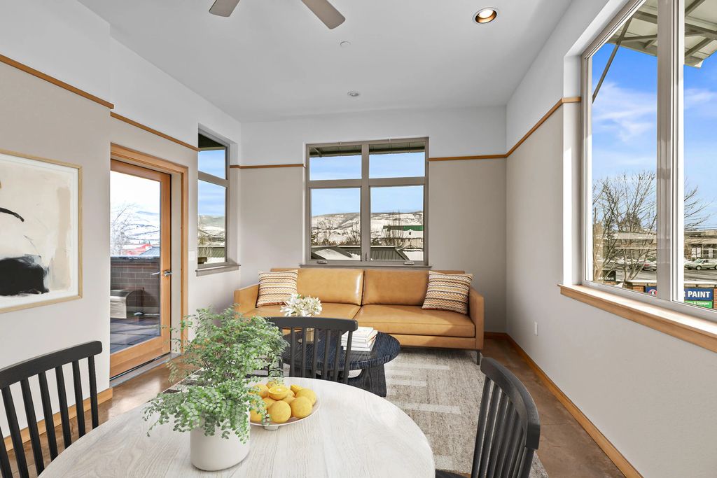2205 Ashland Street 210, Ashland
