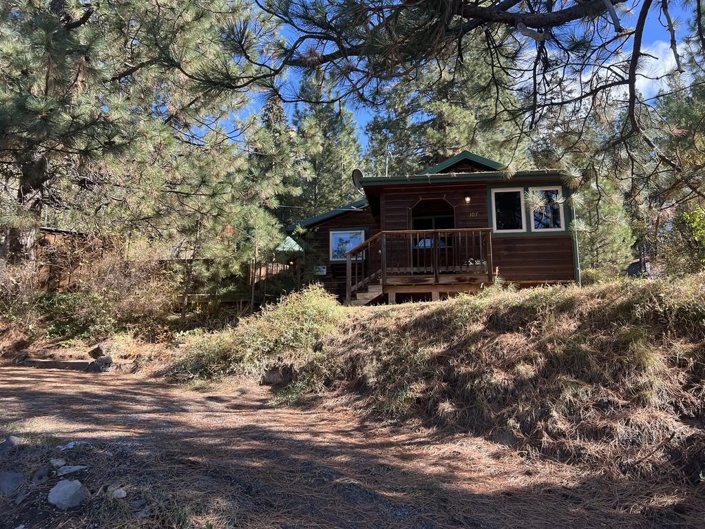 109 S 3rd Avenue S, Chiloquin