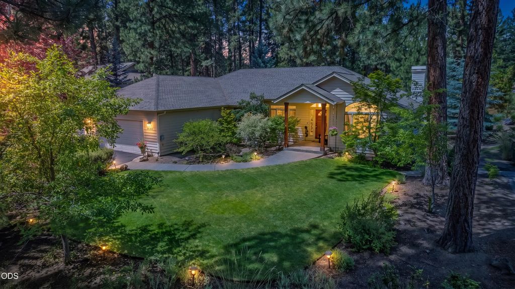 60749 Golf Village Loop, Bend